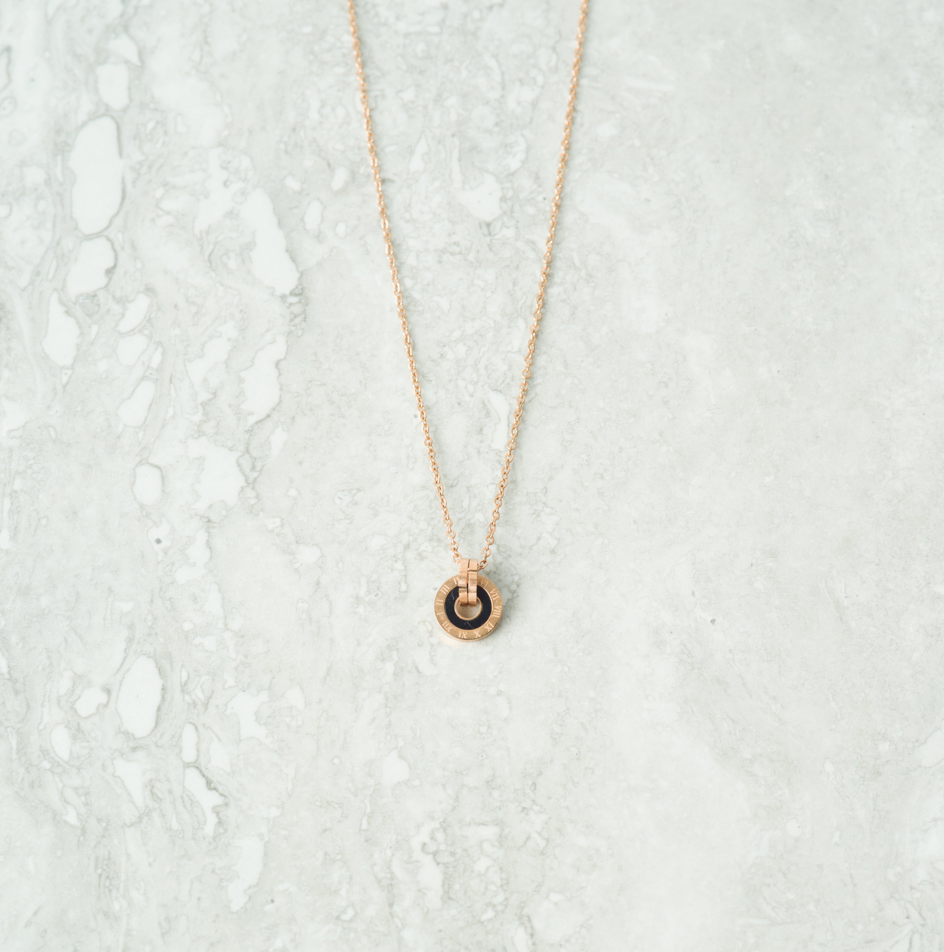 Timeless gold necklace Kabayare